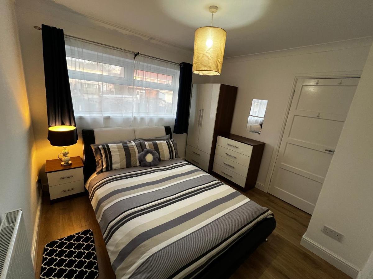 Springfield House- Near Newcastle Centre, Hospital And Keele University! Stoke-on-Trent 외부 사진